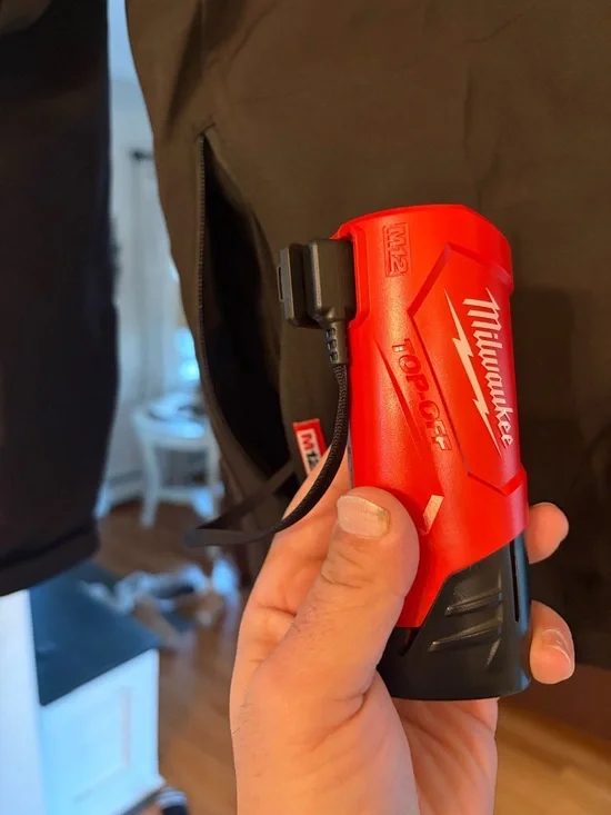 Milwaukee Men’s L Toughshell heated M12 jacket battery charger NWT - Picture 7 of 10